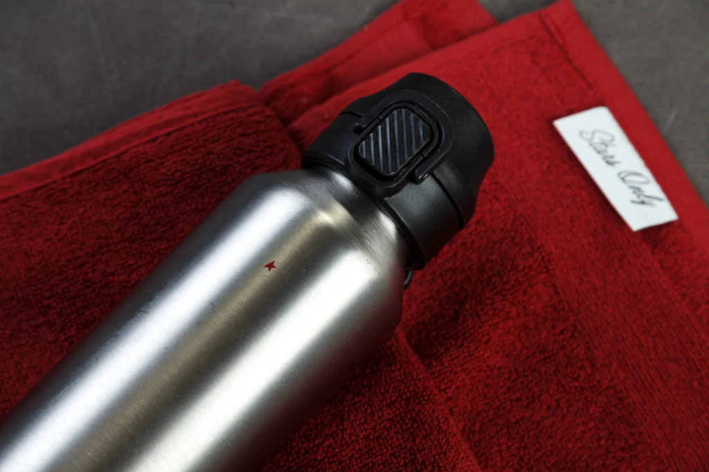 GOLDEN GOOS TELO SPORTIVO E BORRACCIA